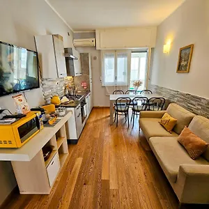 https://baribello-apartment-3-bedrooms-3-bathrooms-bari-central-station.barihotels.org